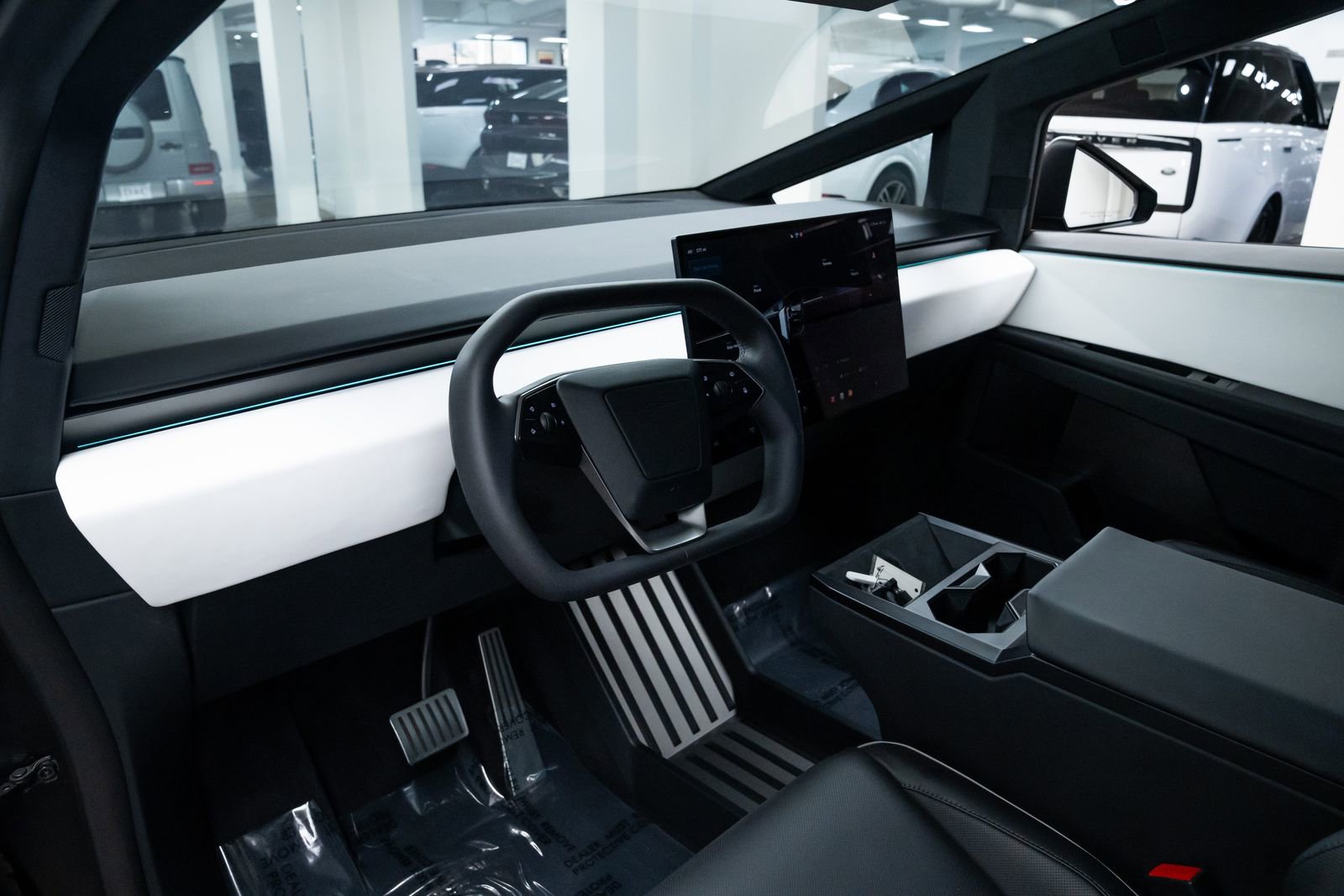 Used 2024 Tesla Cybertruck AWD Crew Cab image 18