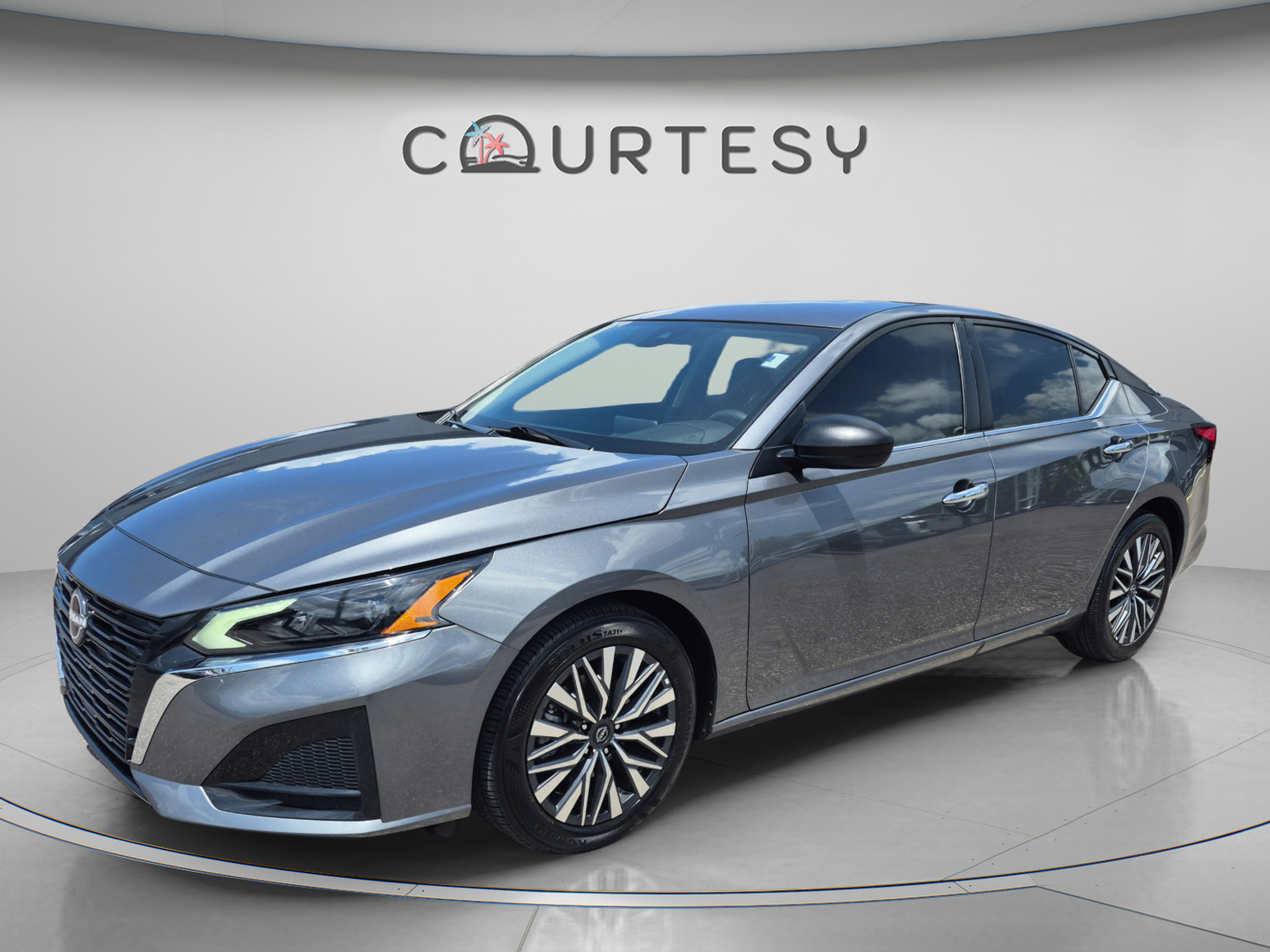 Certified 2025 Nissan Altima 2.5 SV FWD image 1