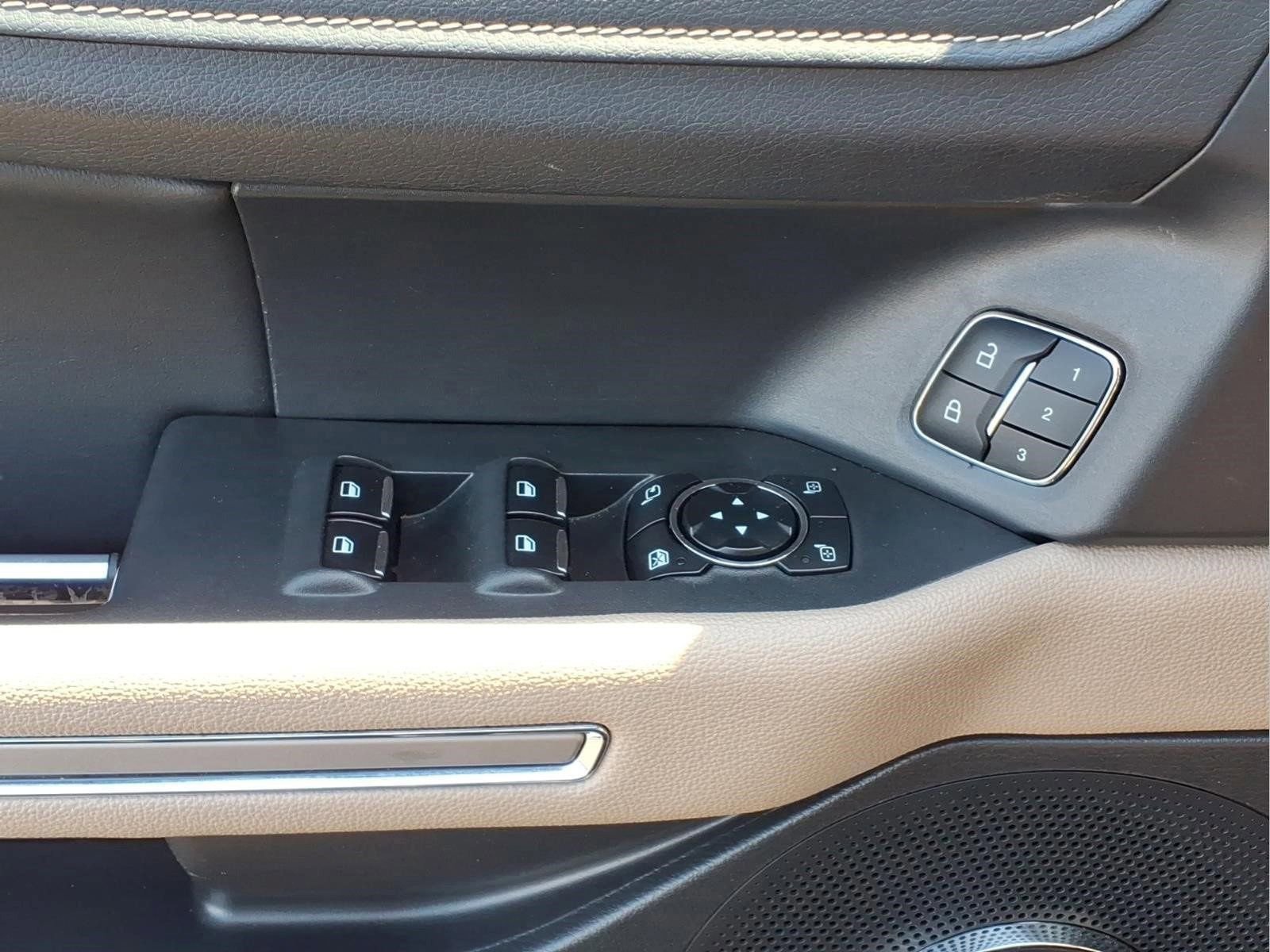 Used 2024 Ford Expedition Limited AWD/4WD image 17