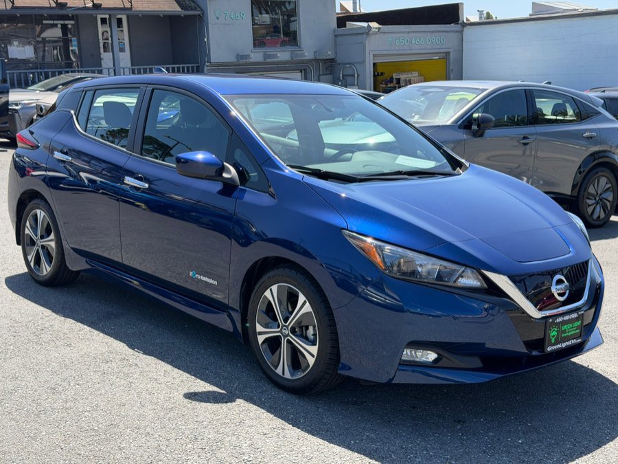 Used 2018 Nissan Leaf SV w/ Protection Package FWD image 3