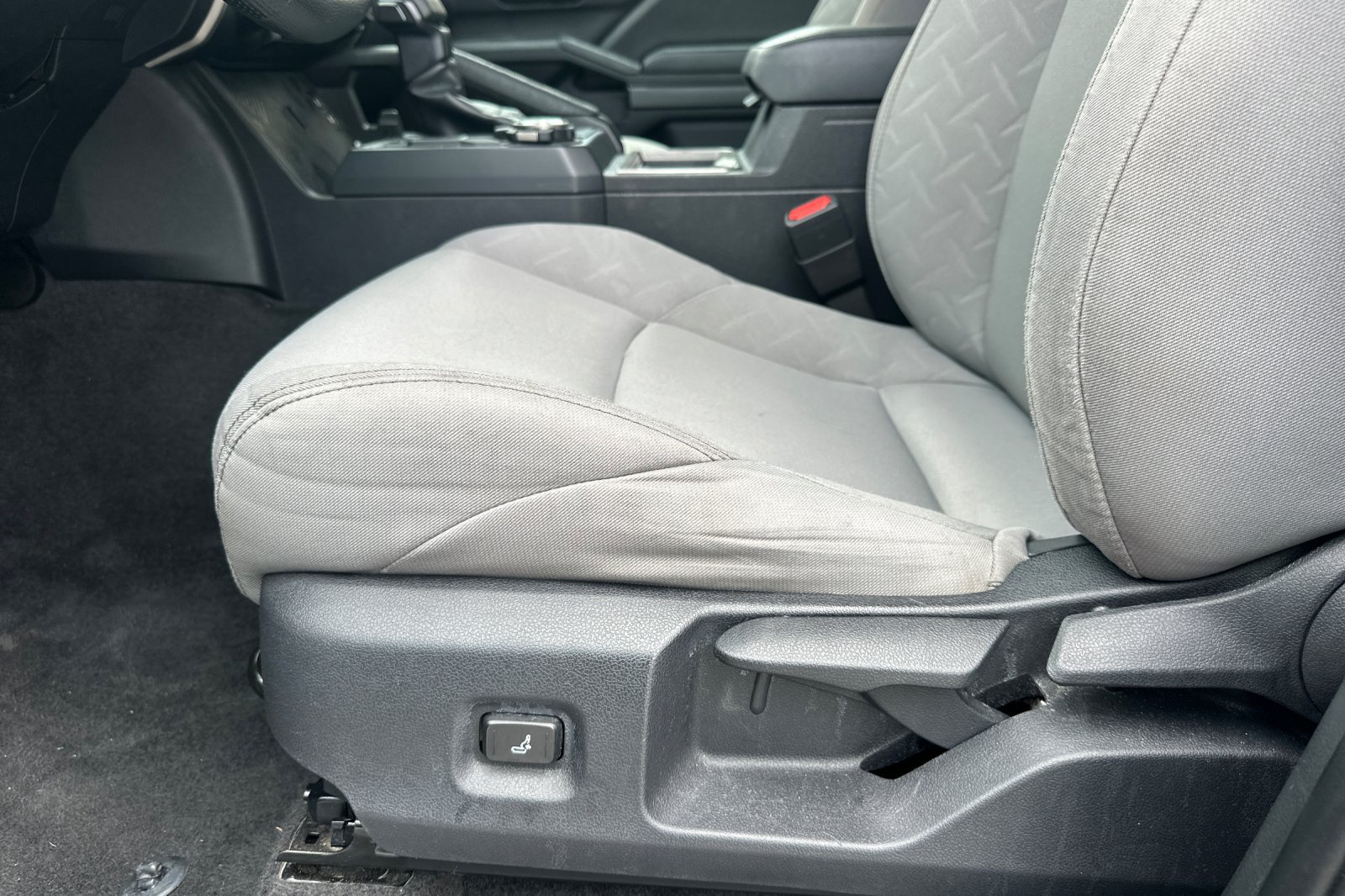 Used 2024 Toyota Tacoma SR5 AWD/4WD image 13