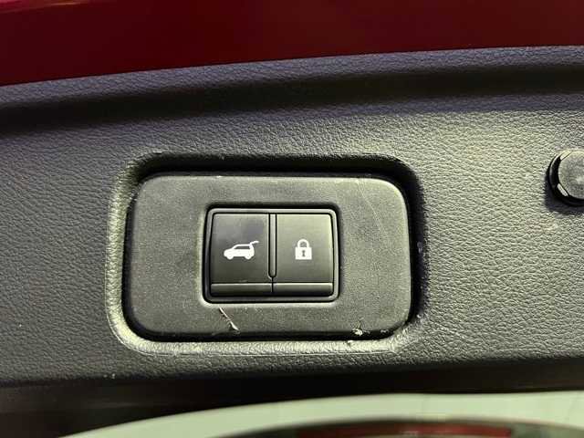 Certified 2022 Nissan Pathfinder Platinum w/ Cargo Package image 28