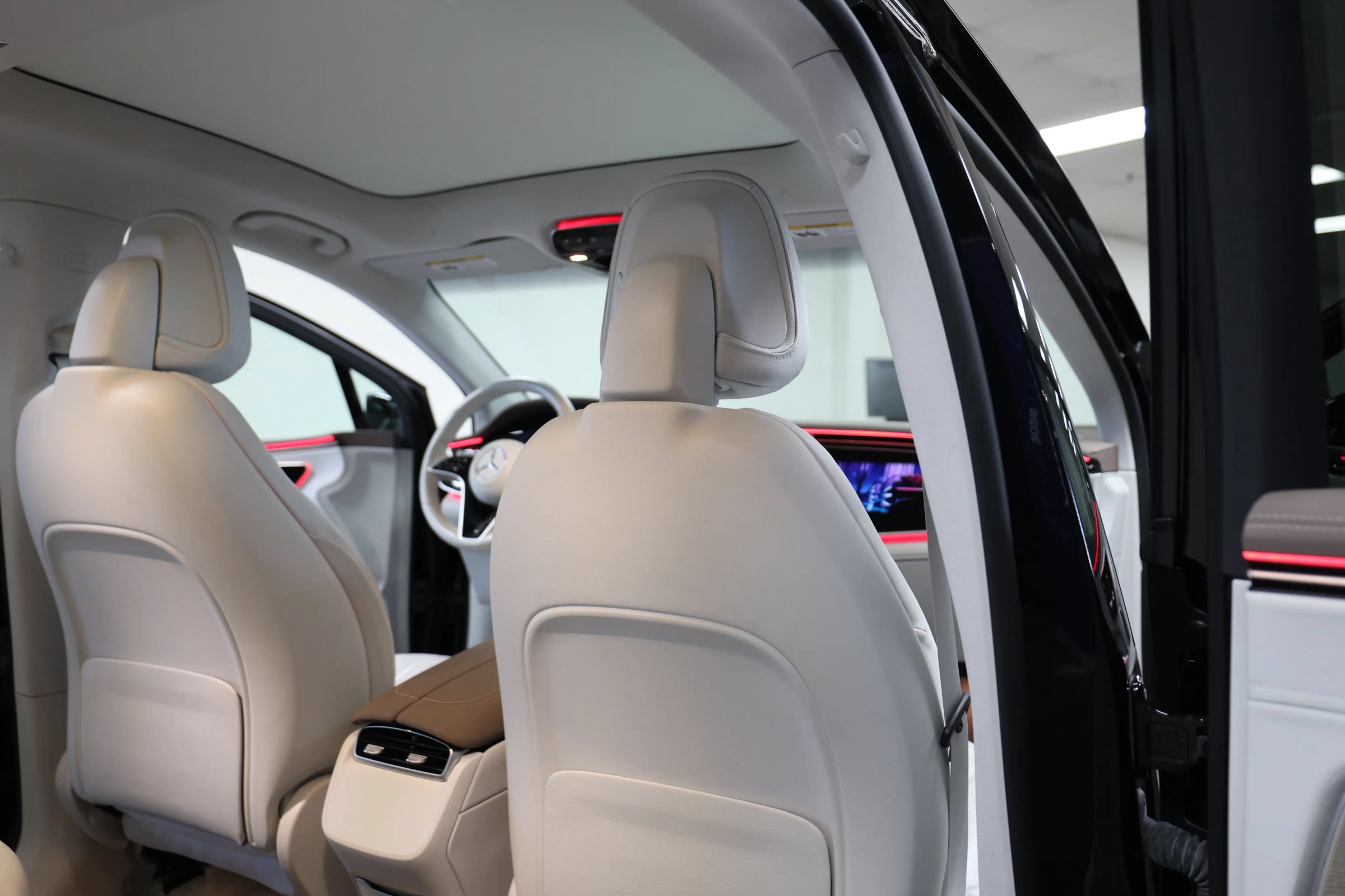 Used 2023 Mercedes-Benz EQS 580 4MATIC SUV image 52
