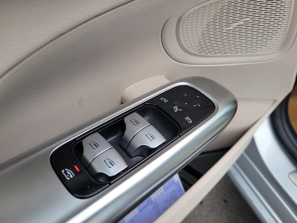New 2026 Mercedes-Benz C 300 4MATIC Sedan image 15