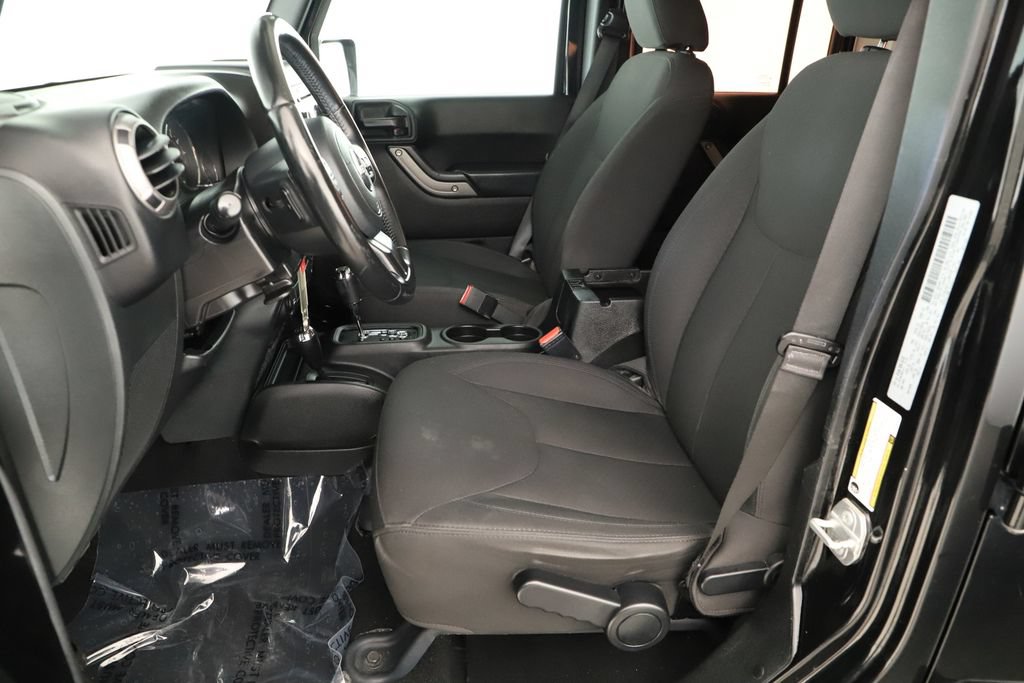 Used 2018 Jeep Wrangler Unlimited Sport w/ Connectivity Group AWD/4WD image 23