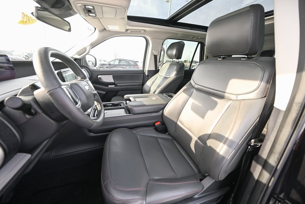 Certified 2025 Ford Expedition Active image 16
