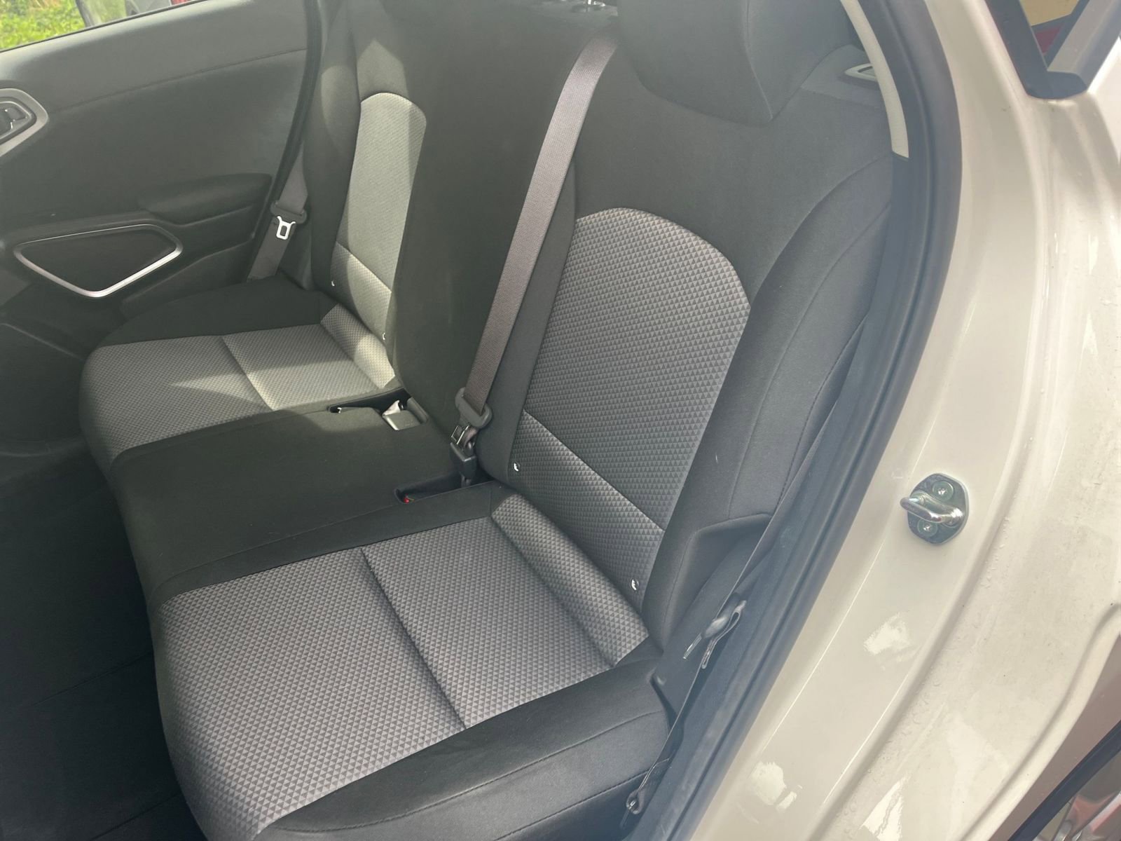 Used 2025 Kia Soul LX w/ LX Technology Package image 32