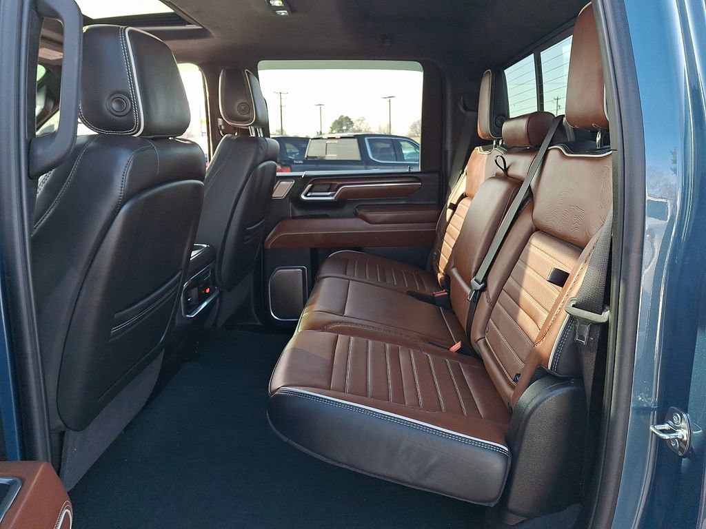 Used 2025 GMC Sierra 2500 Denali Ultimate image 10