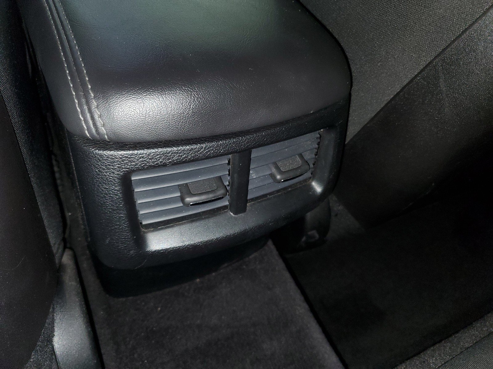 Used 2018 Dodge Challenger SXT w/ Blacktop Package RWD image 17