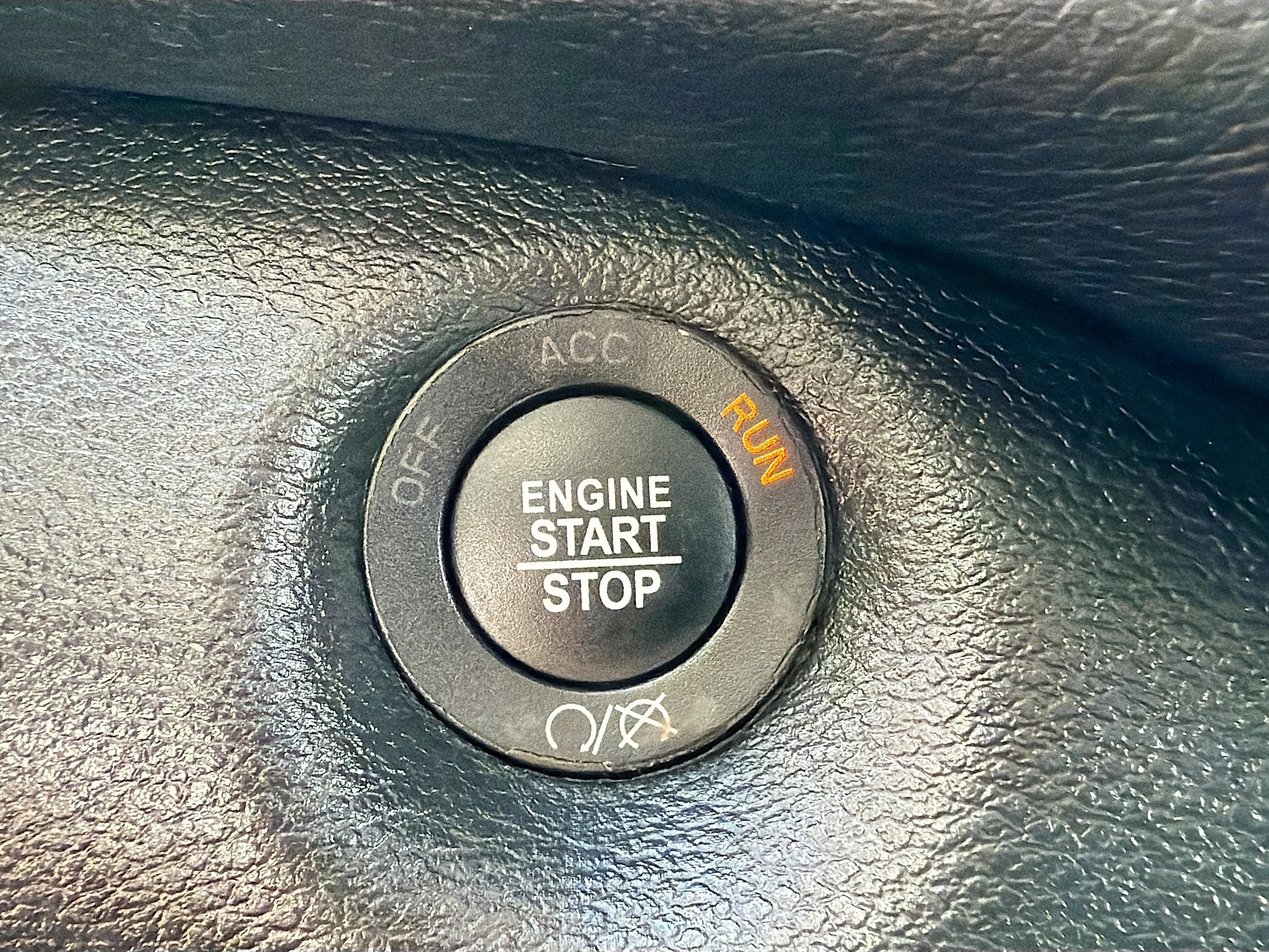 Used 2020 Jeep Cherokee Limited image 35