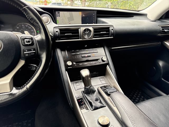 Used 2017 Lexus IS 300 AWD image 22