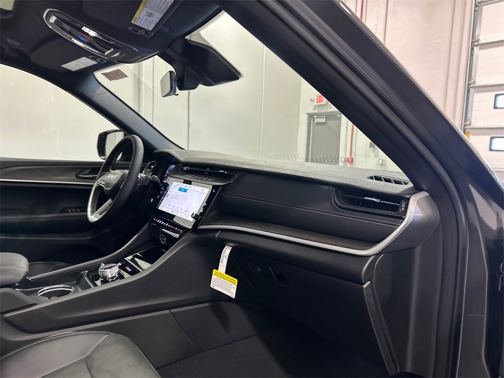 New 2026 Jeep Grand Cherokee Laredo image 37