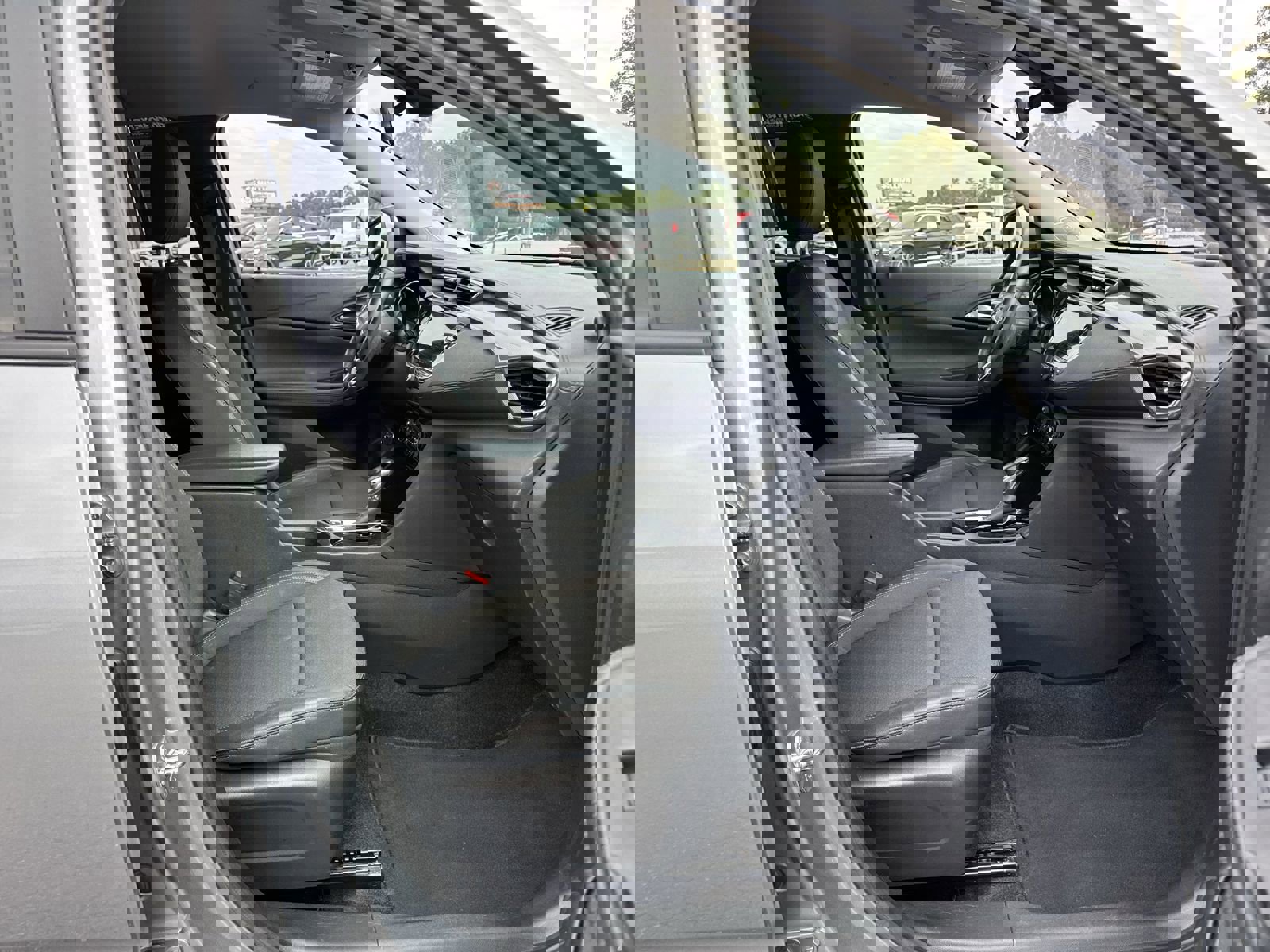 Used 2023 Buick Encore GX Select w/ Sport Touring Package image 31