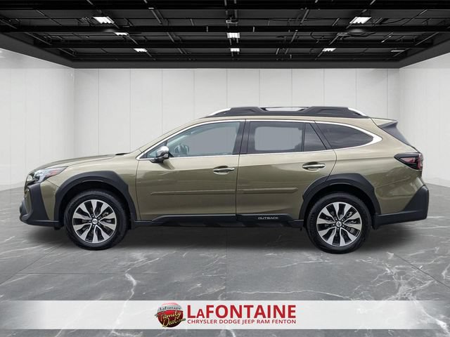 Used 2025 Subaru Outback Touring AWD/4WD image 2