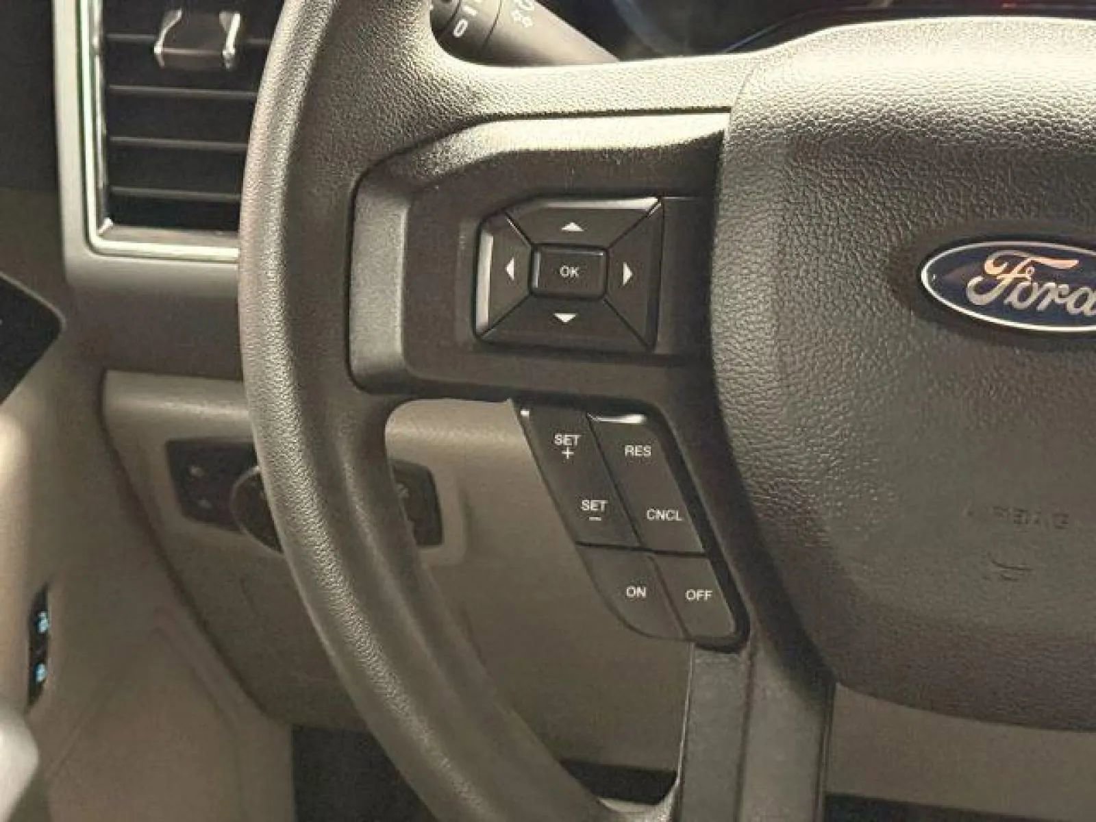 Used 2015 Ford F150 XLT image 28