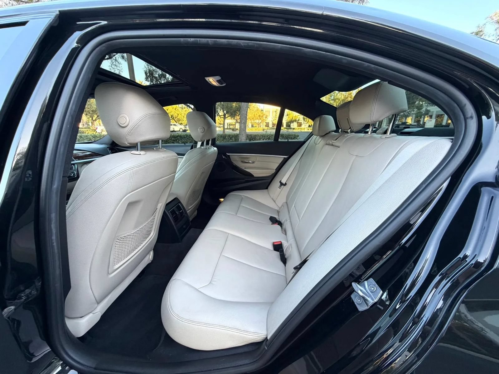 Used 2017 BMW 330i Sedan RWD image 10