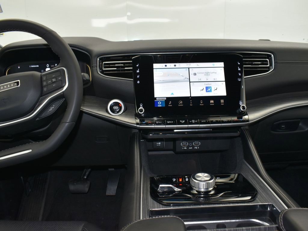 Used 2024 Jeep Wagoneer L Series II w/ Flexible Seating Group image 20