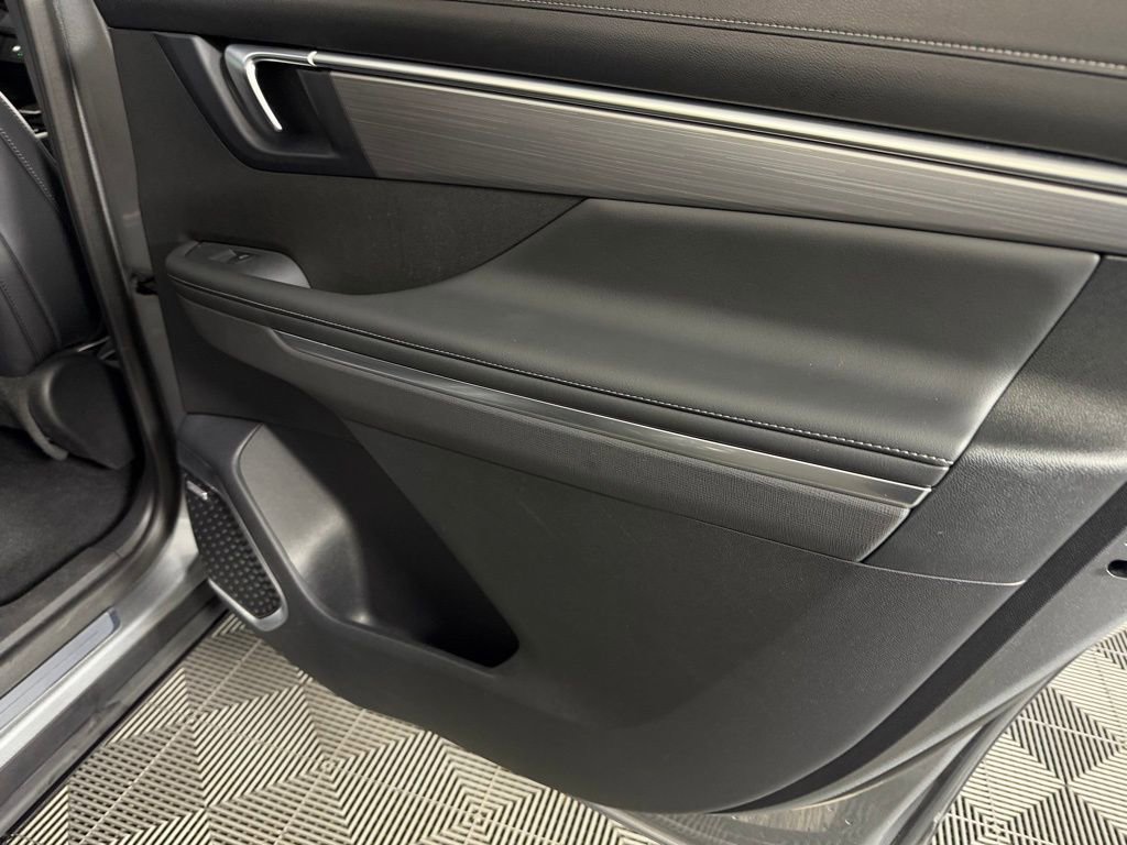 Used 2025 Buick Enclave Preferred image 32