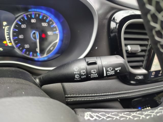 New 2026 Chrysler Pacifica Select AWD/4WD image 16
