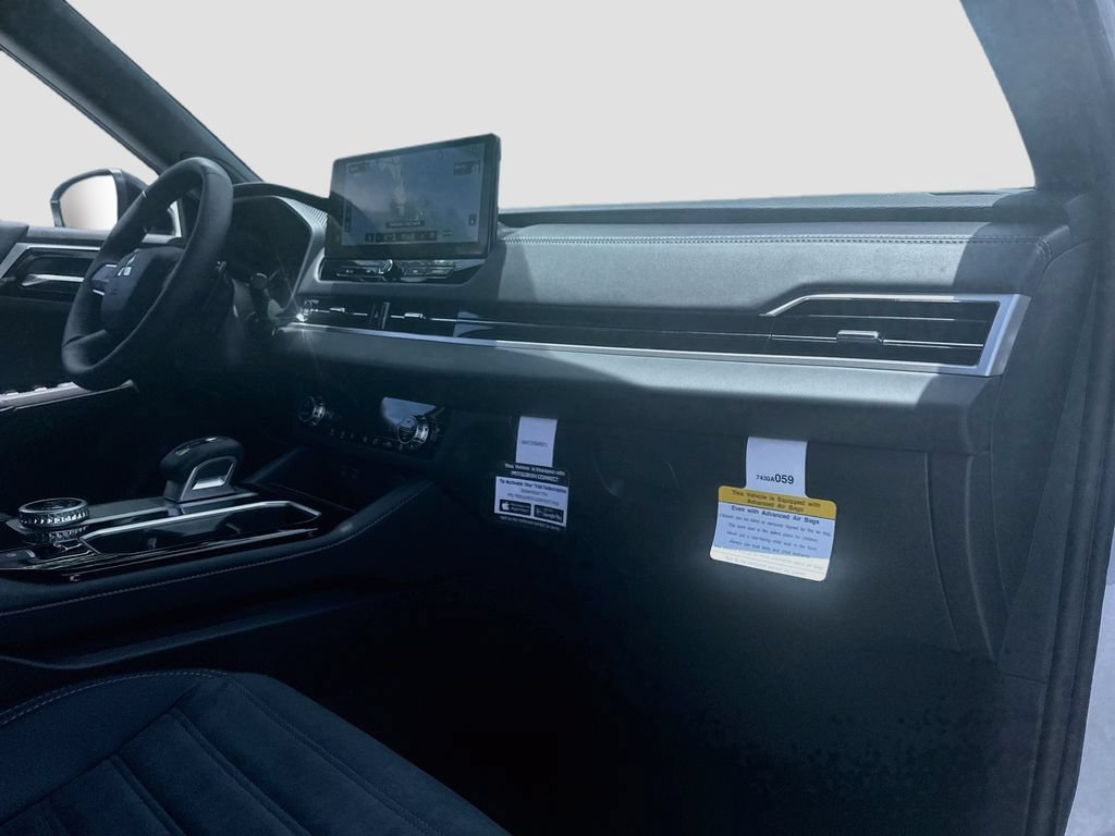 New 2026 Mitsubishi Outlander LE FWD image 32