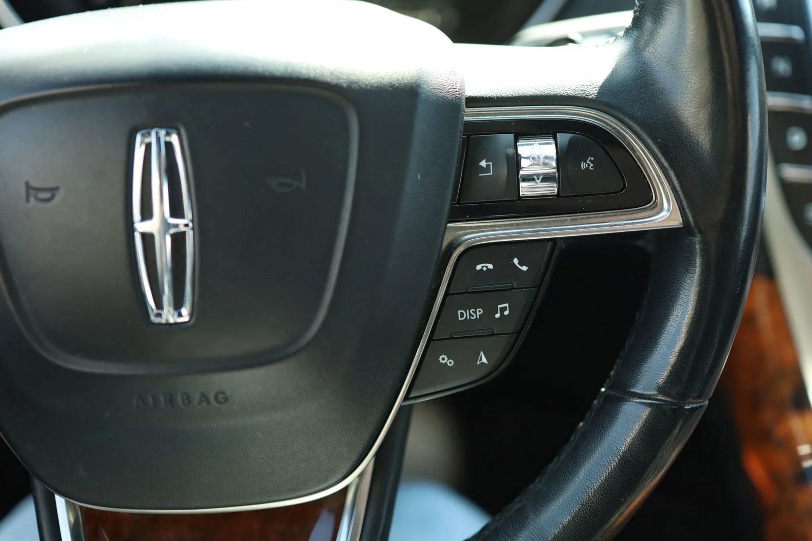 Used 2019 Lincoln Nautilus Reserve w/ Driver Assistance Package AWD/4WD image 22