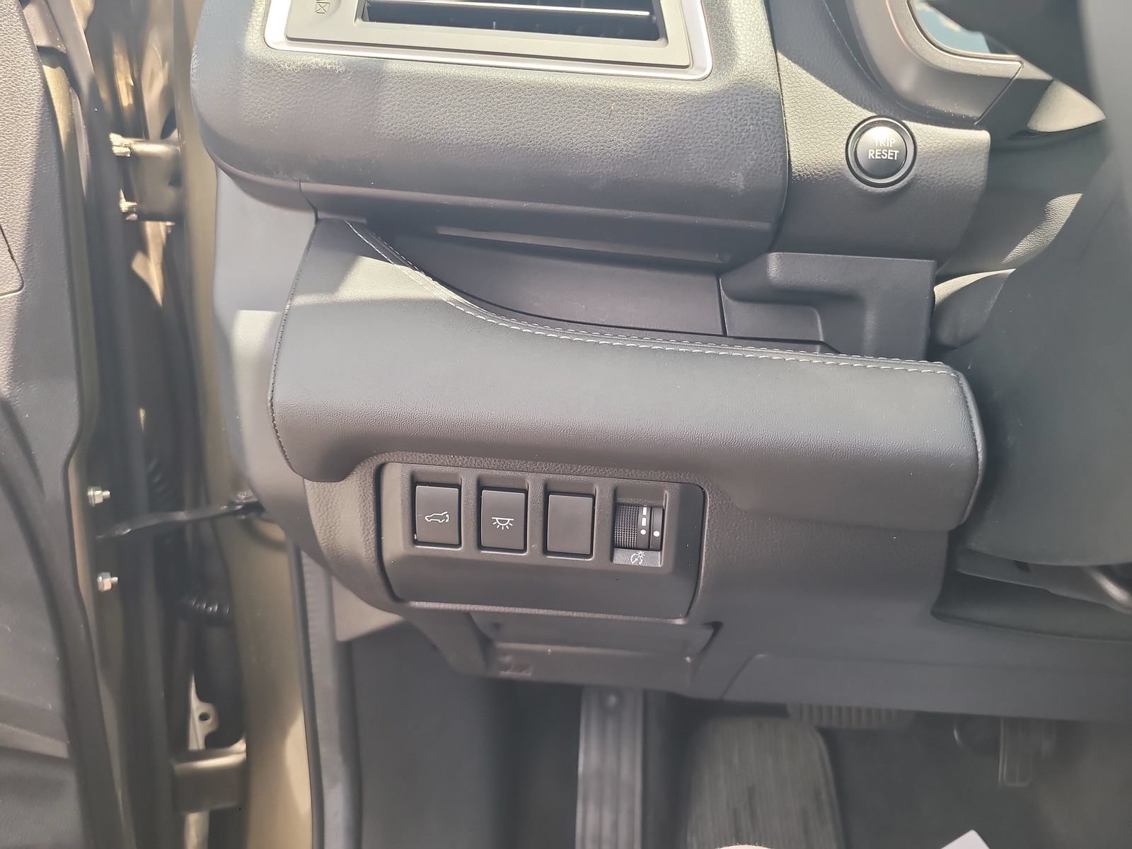 Used 2024 Subaru Ascent Touring AWD/4WD image 17