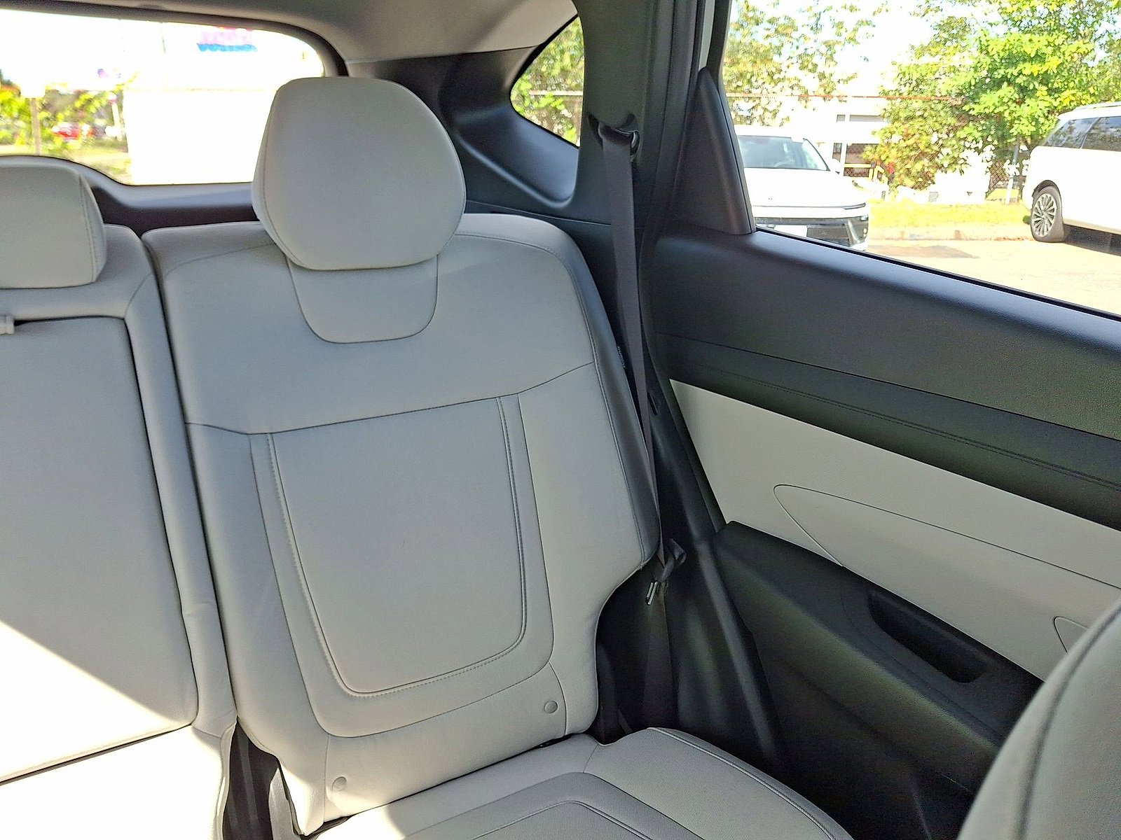 Used 2025 Hyundai Tucson SE image 14