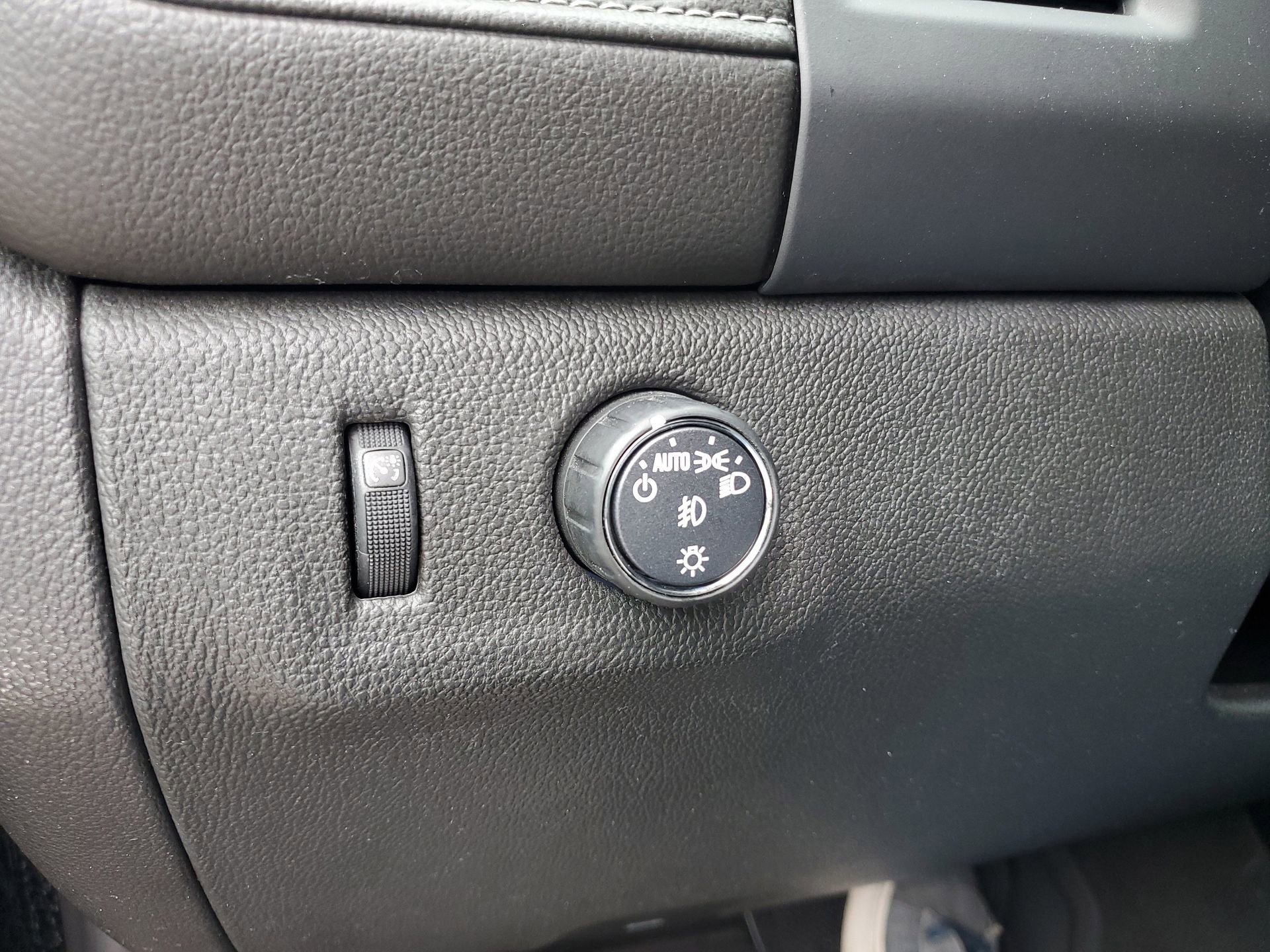 Certified 2022 GMC Canyon Elevation w/ Trailering Package image 36