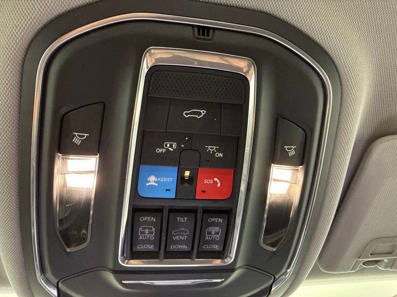 Used 2021 Jeep Grand Cherokee L Limited AWD/4WD image 40