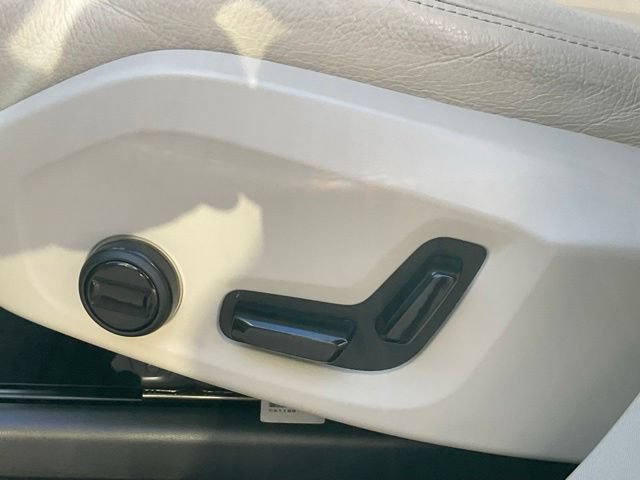 Certified 2024 Volvo XC90 B6 Plus AWD/4WD image 14