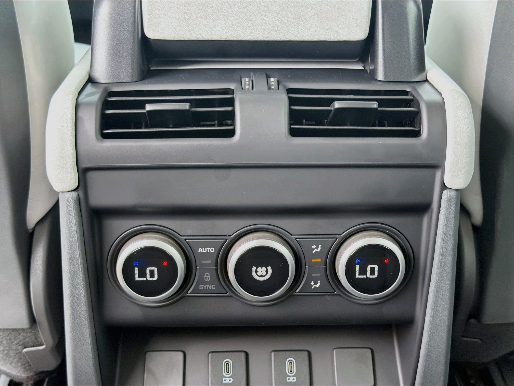 New 2026 Land Rover Defender 110 S AWD/4WD image 20