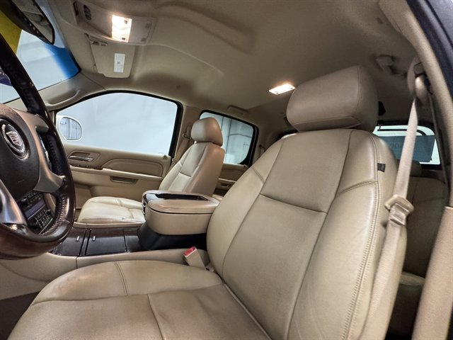 Used 2013 Cadillac Escalade EXT AWD/4WD image 16