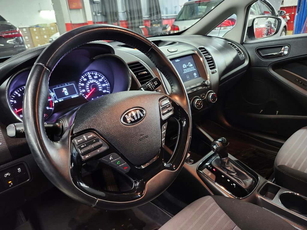 Used 2018 Kia Forte S w/ S Technology Plus Package FWD image 7
