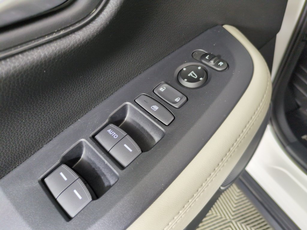 Used 2025 Honda HR-V LX image 16