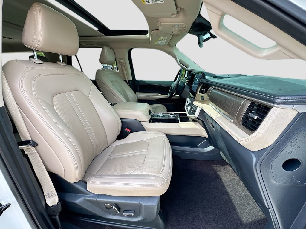 Used 2022 Ford Expedition Max Limited AWD/4WD image 32