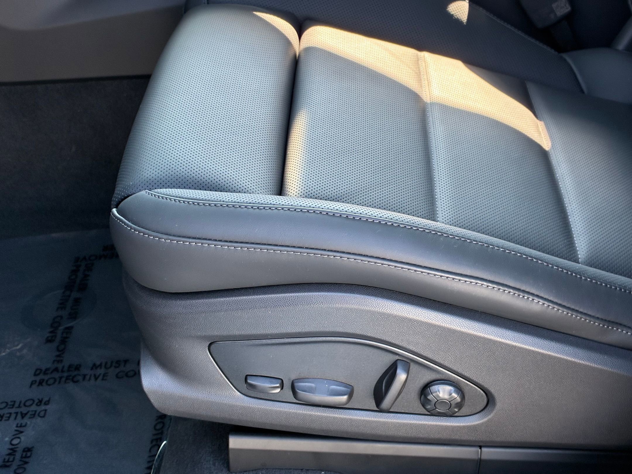 New 2026 Porsche Macan 4 Electric AWD/4WD image 26