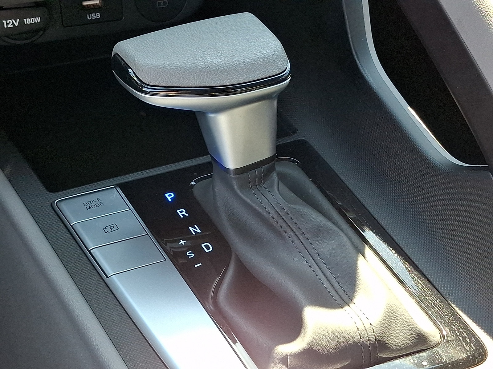 Certified 2026 Hyundai Elantra SE FWD image 15