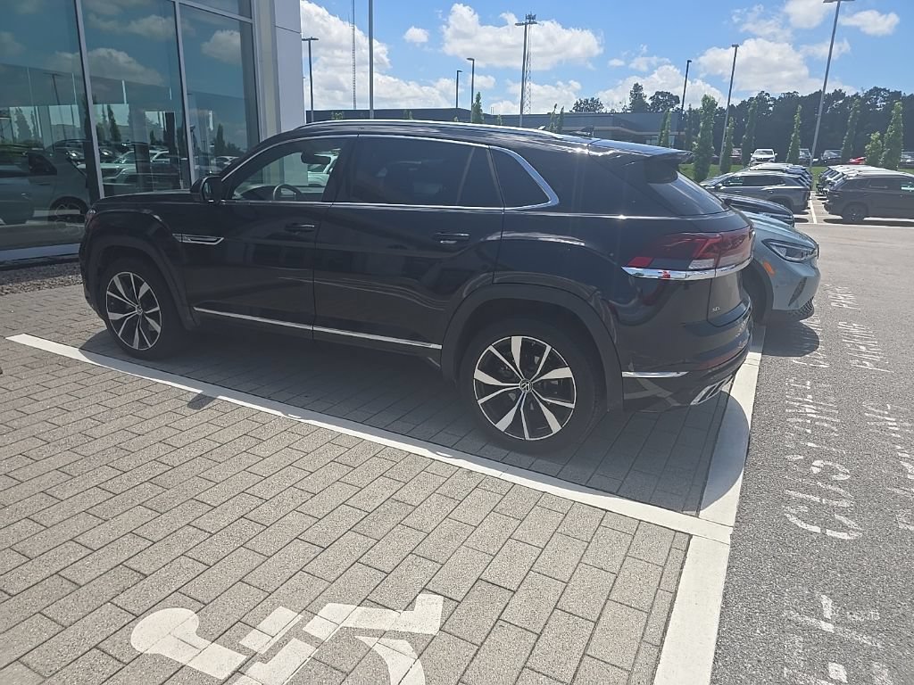 Certified 2024 Volkswagen Atlas Cross Sport SEL Premium R-Line AWD/4WD image 6