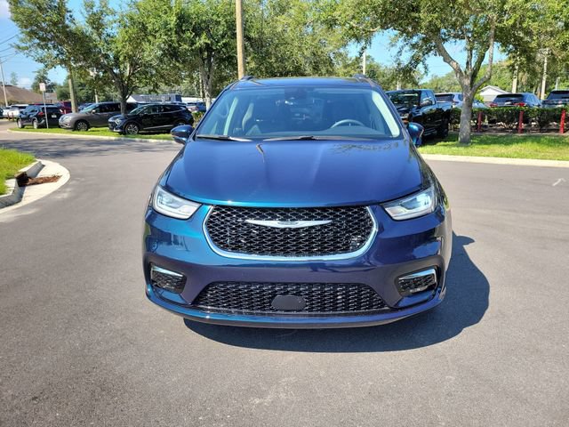 Used 2022 Chrysler Pacifica Touring-L AWD/4WD image 5
