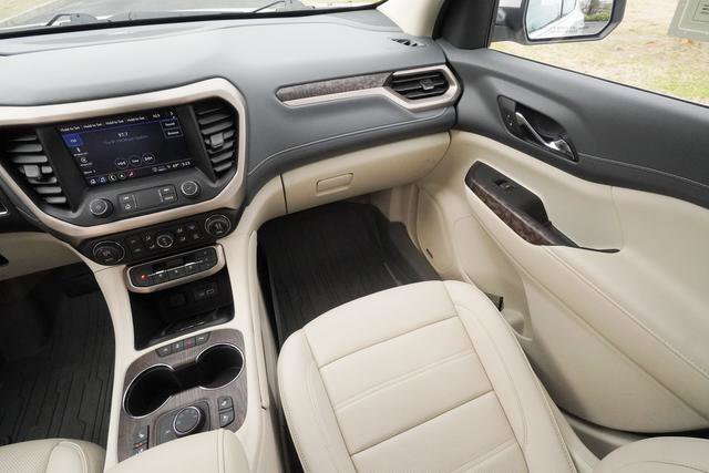 Used 2023 GMC Acadia Denali w/ Denali Ultimate Package image 16