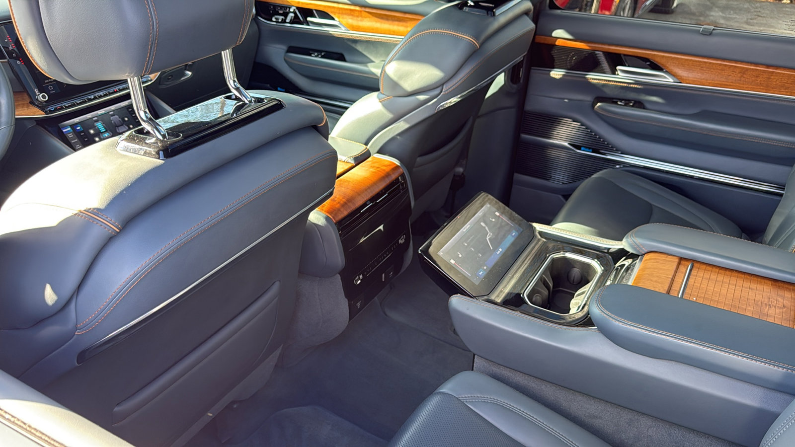 Used 2022 Jeep Grand Wagoneer Series II image 30