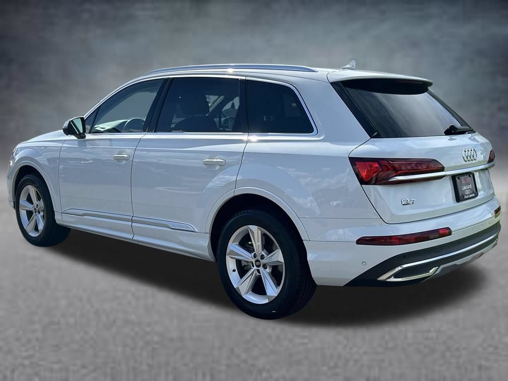 Used 2023 Audi Q7 3.0T Premium w/ Convenience Package AWD/4WD image 3