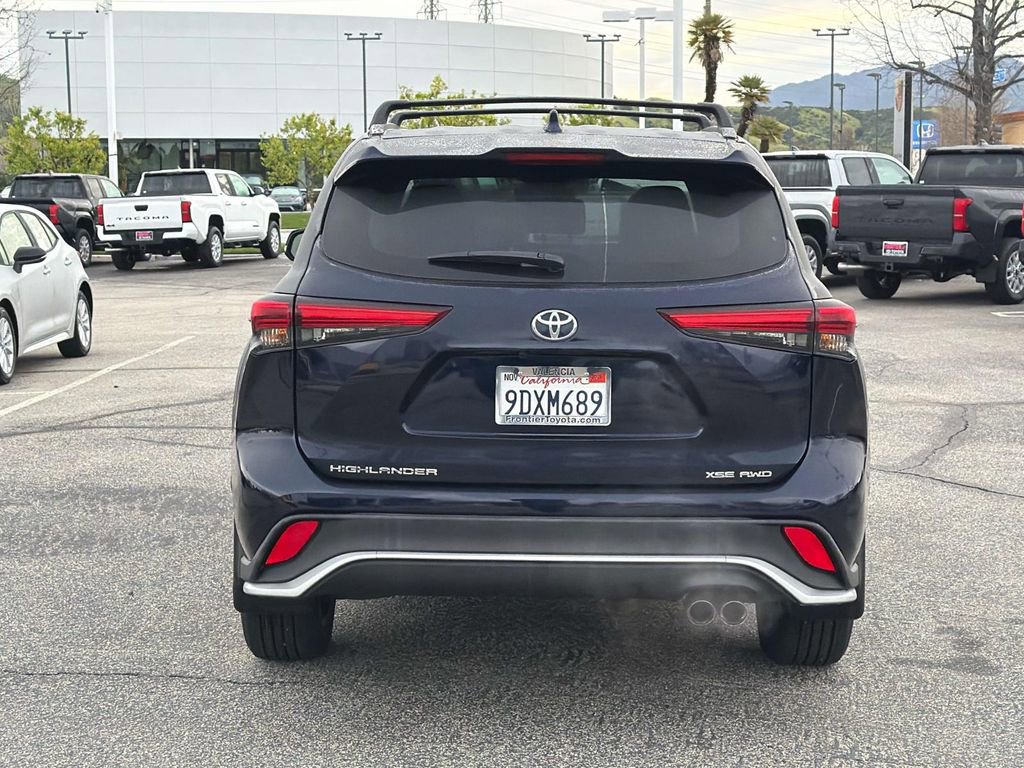 Used 2023 Toyota Highlander XSE image 4