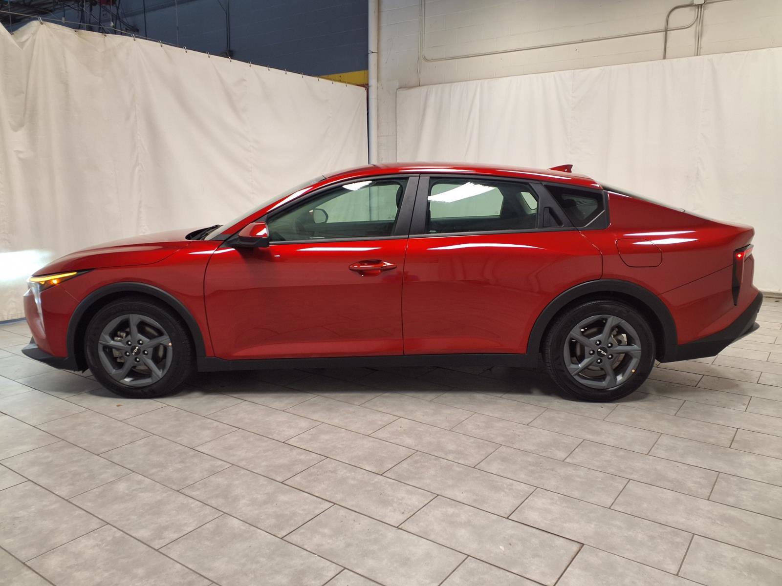 Used 2025 Kia K4 LXS FWD image 6