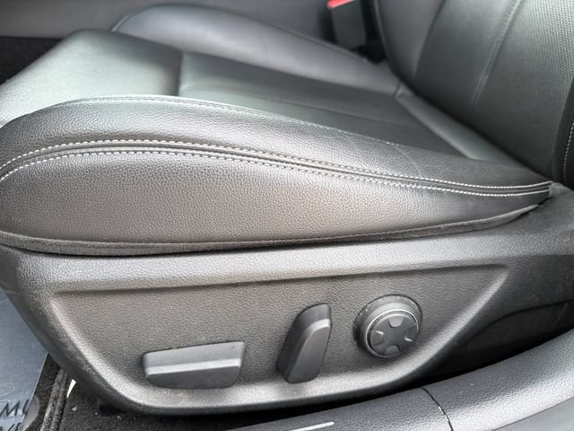 Used 2025 Genesis G70 2.5T AWD/4WD image 11