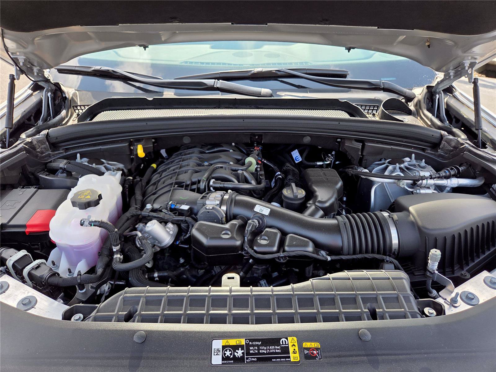 New 2025 Jeep Grand Cherokee Laredo X w/ Luxury Tech Group I RWD image 31