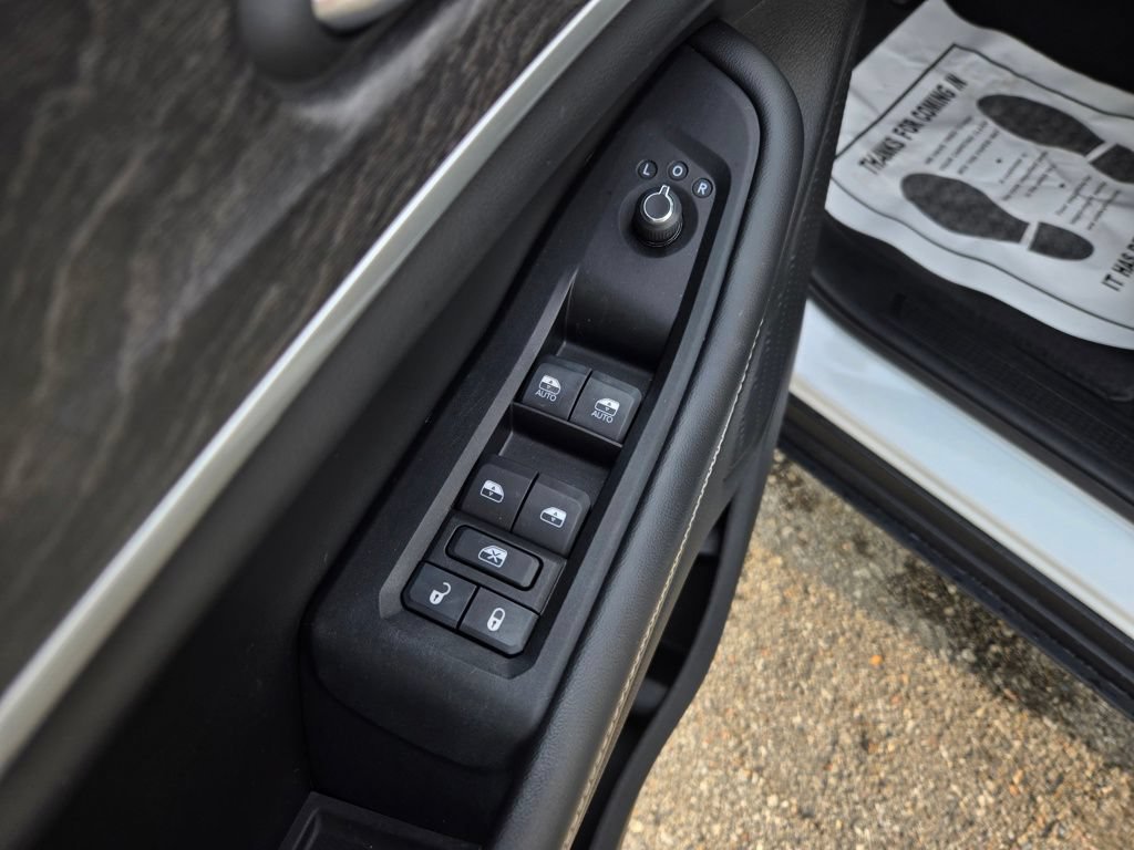 Used 2023 Jeep Grand Cherokee Limited AWD/4WD image 12