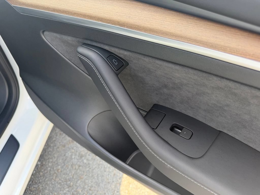 Used 2023 Tesla Model 3 Standard Range RWD image 30