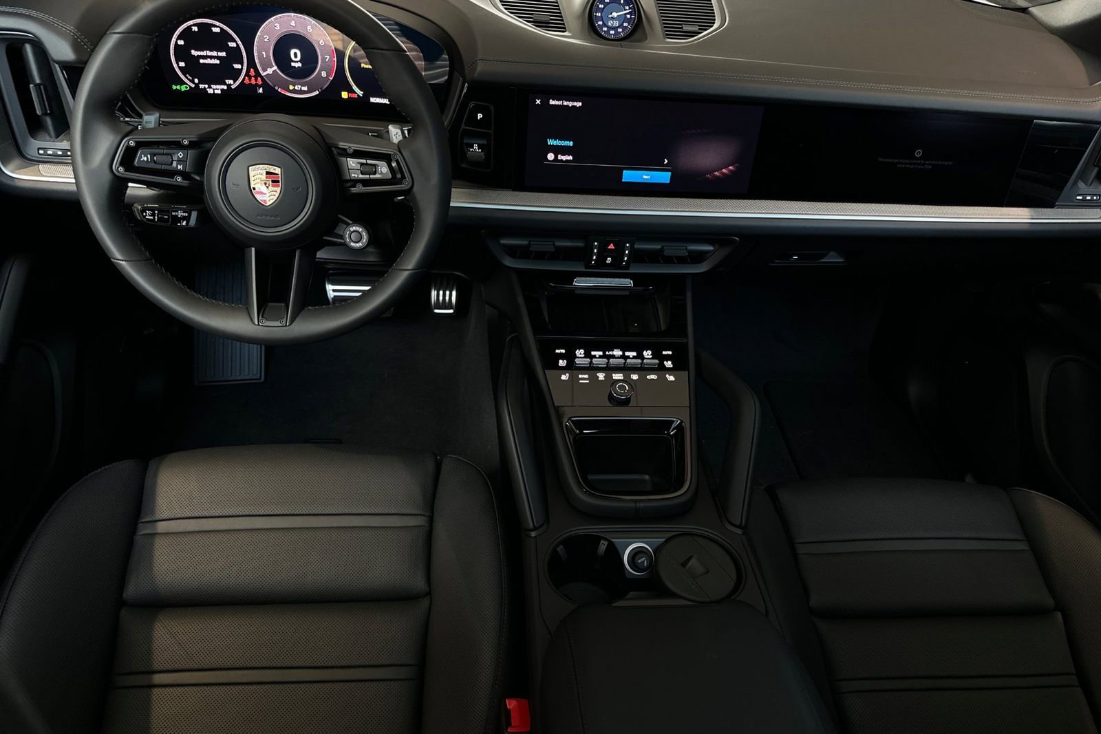 New 2025 Porsche Cayenne Coupe image 6