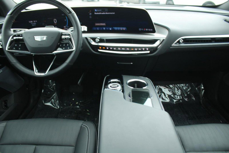 Used 2025 Cadillac Lyriq Luxury w/ LPO, Floor Liner Package AWD/4WD image 13